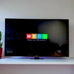 KONSOLA RETRO 2 PADY GRA TELEWIZYJNA PILOT ANDROID TV GRY SERIALE HDMI 4K