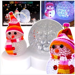 LAMPKA NOCNA Z PROJEKTOREM OZDOBA ŚWIĘTA BOŻE NARODZENIE KRYSZTAŁOWA KULA